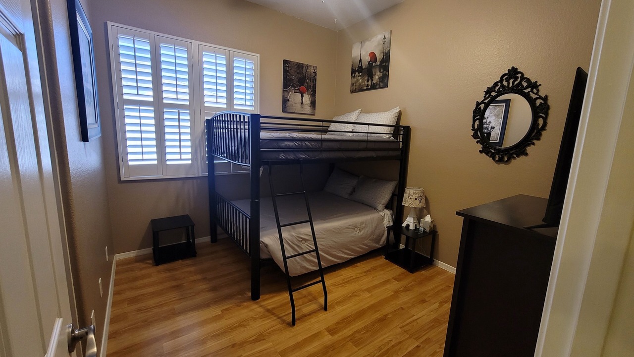 Photo of Bedroom in Arizona Skyline Community