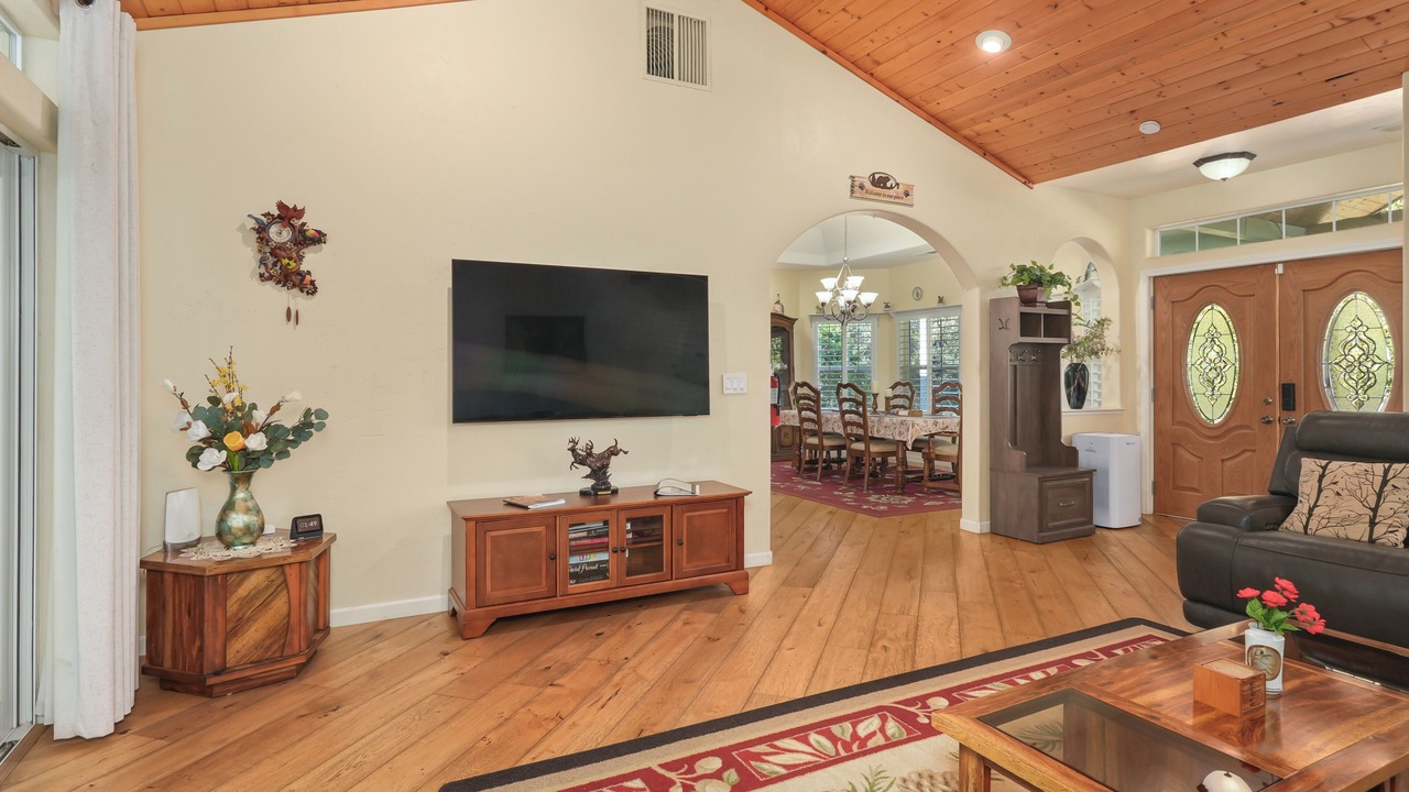 Photo of Livingroom in Oakhurst