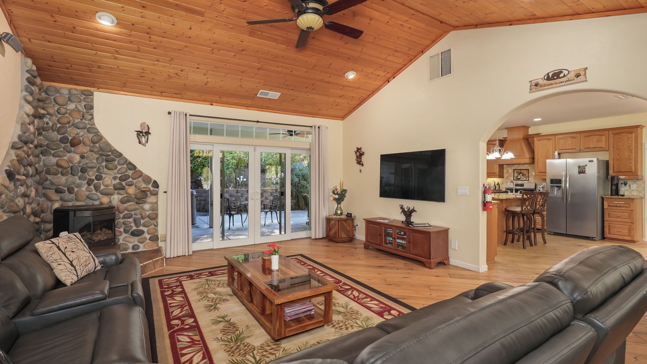Photo of Livingroom in Oakhurst