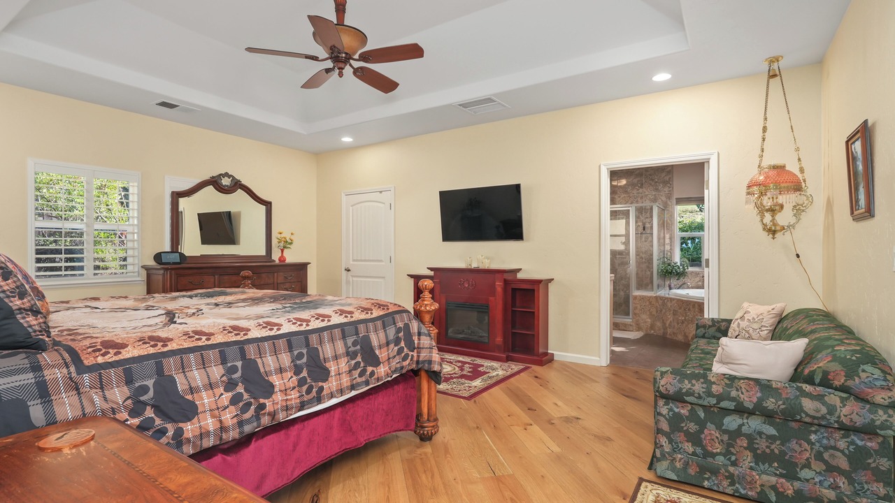 Photo of Bedroom in Oakhurst