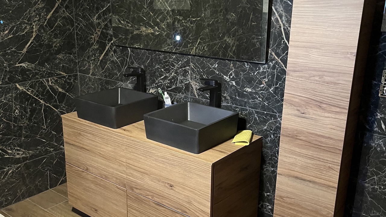 Photo of Bathroom in Peri