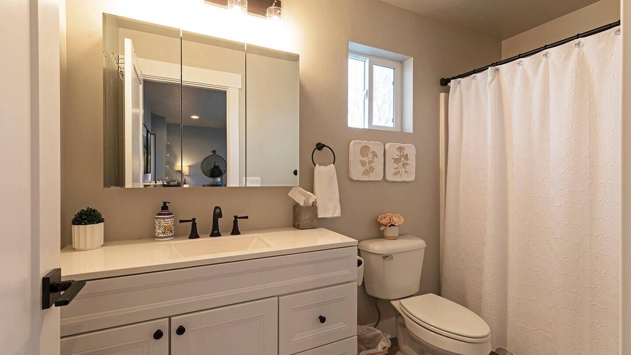 Photo of Bathroom in Franklin to the Fort