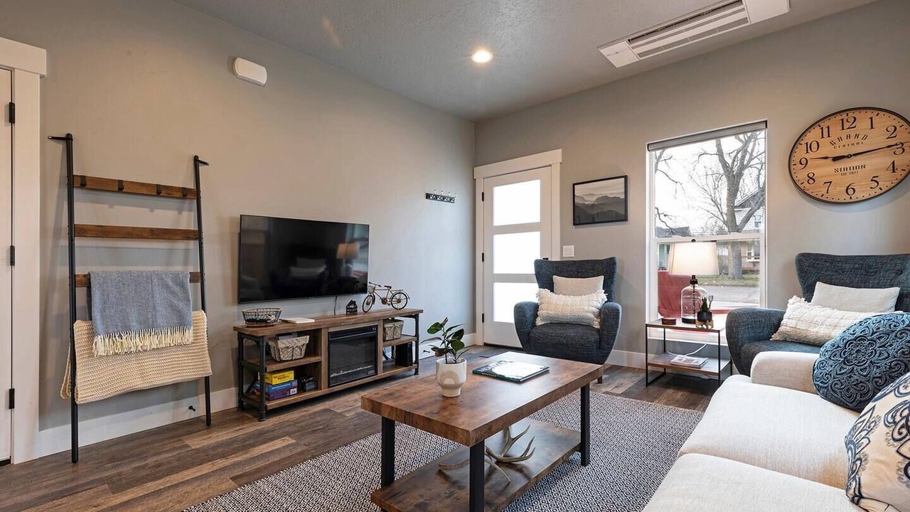 Photo of Livingroom in Franklin to the Fort