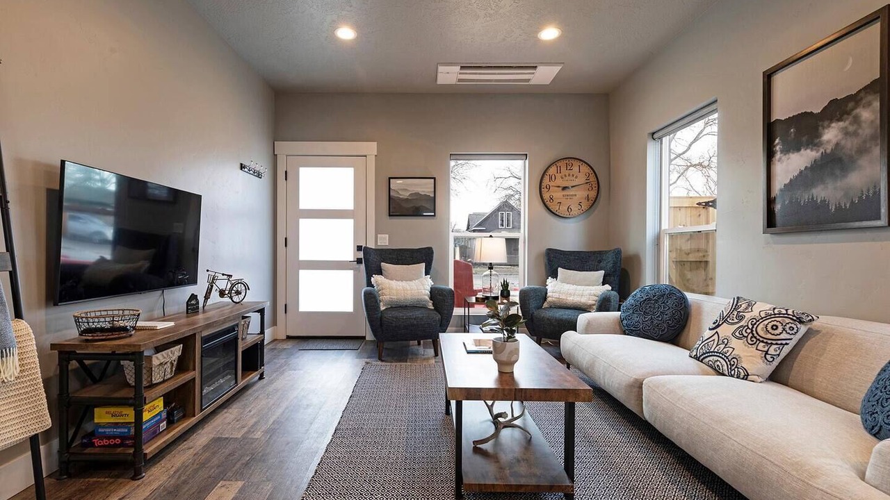 Photo of Livingroom in Franklin to the Fort