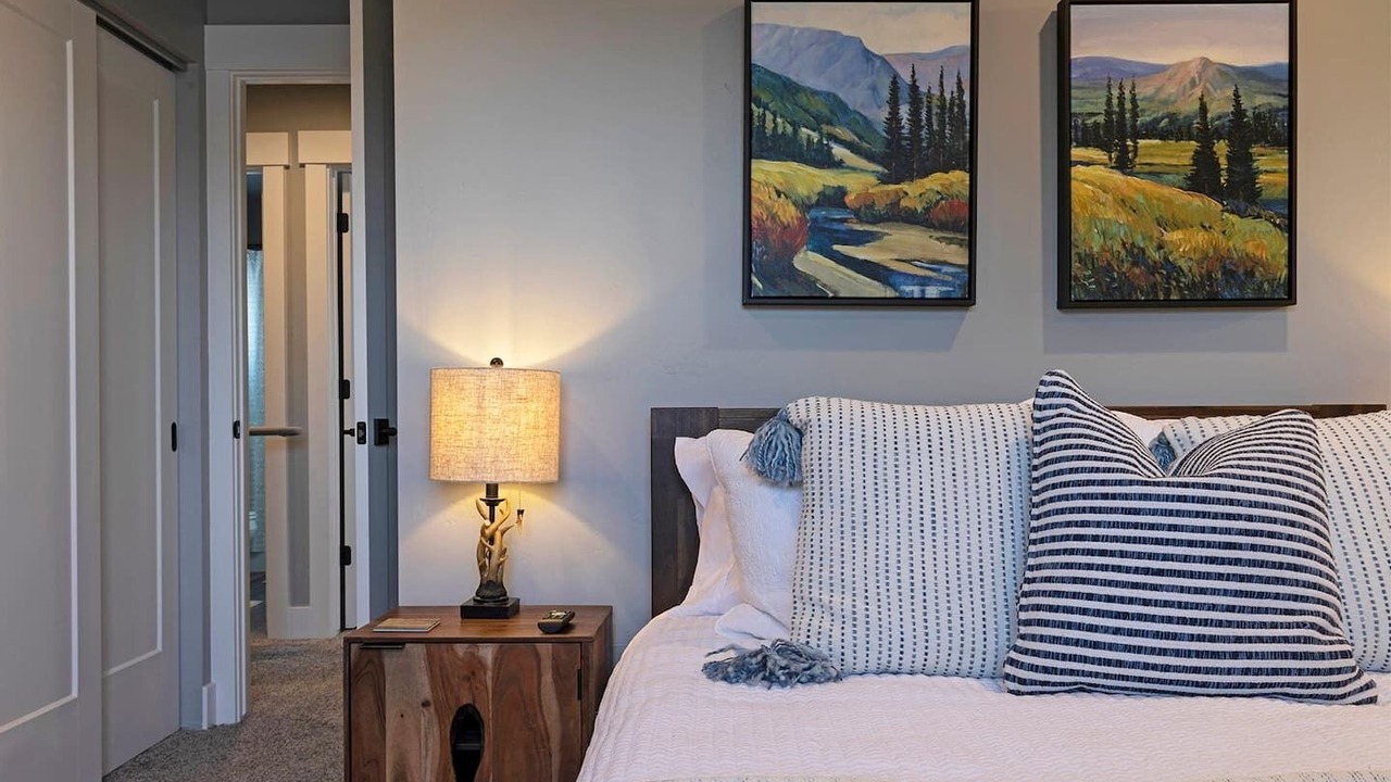 Photo of Bedroom in Franklin to the Fort