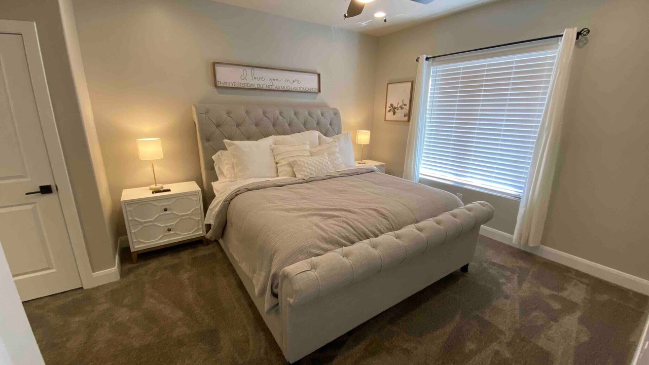 Photo of Bedroom in Hurricane