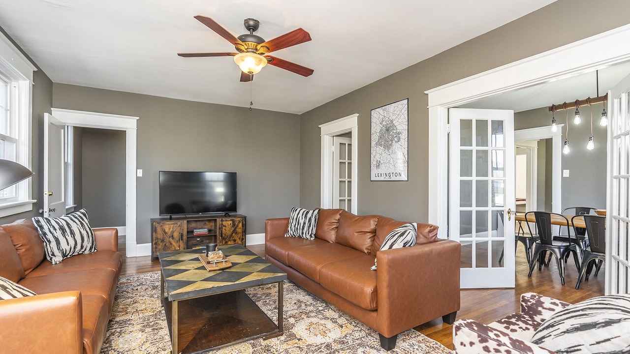 Photo of Livingroom in Hollywood - Mt. Vernon