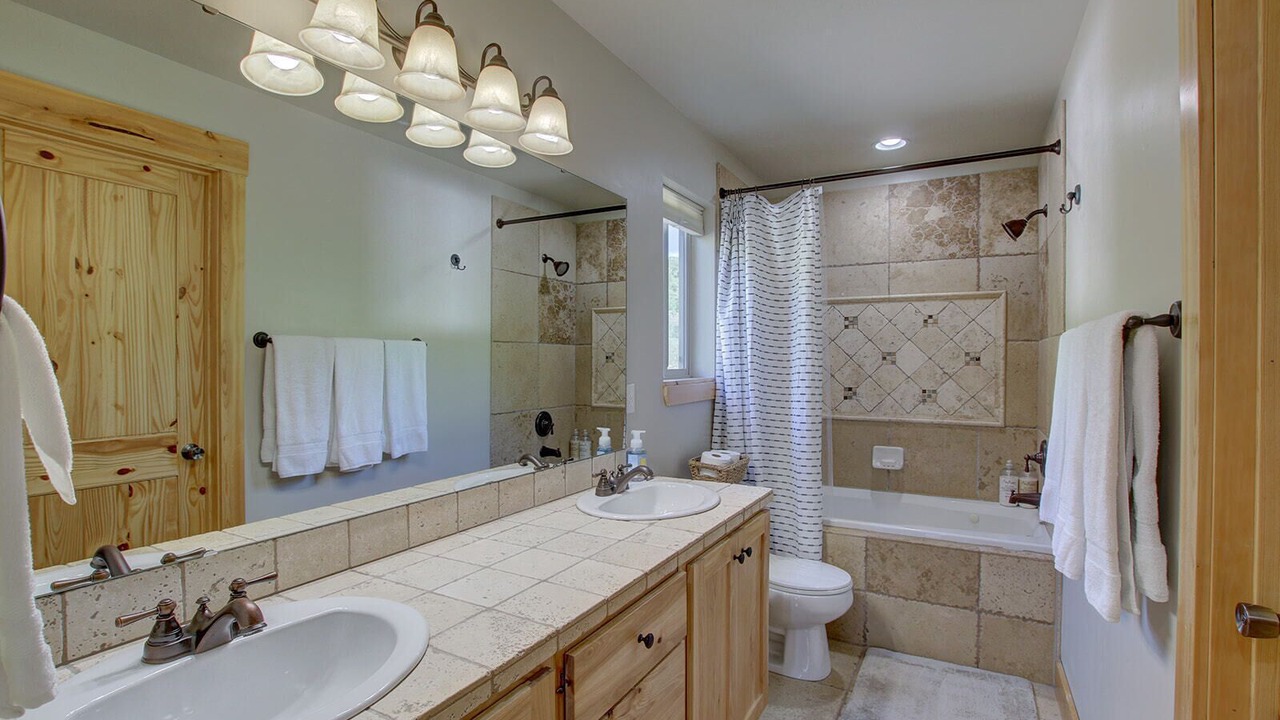 Photo of Bathroom in Harbor Village