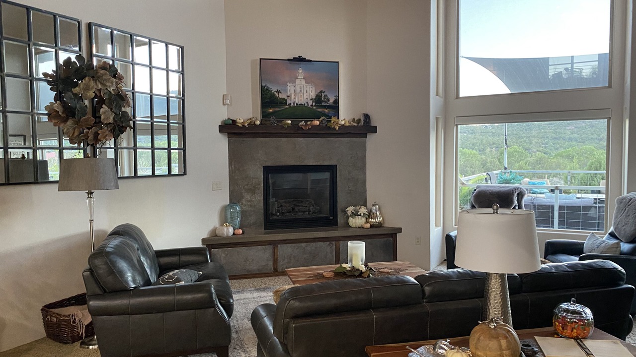 Photo of Livingroom in New Harmony