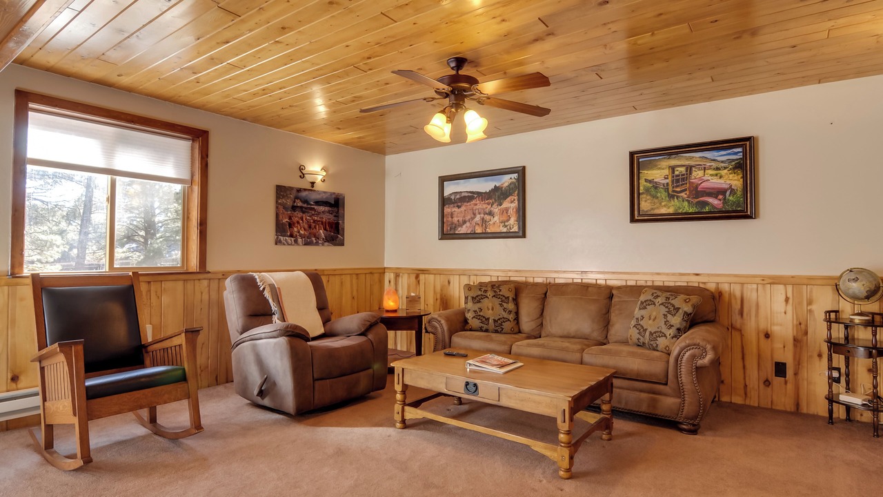 Photo of Livingroom in Long Valley Junction