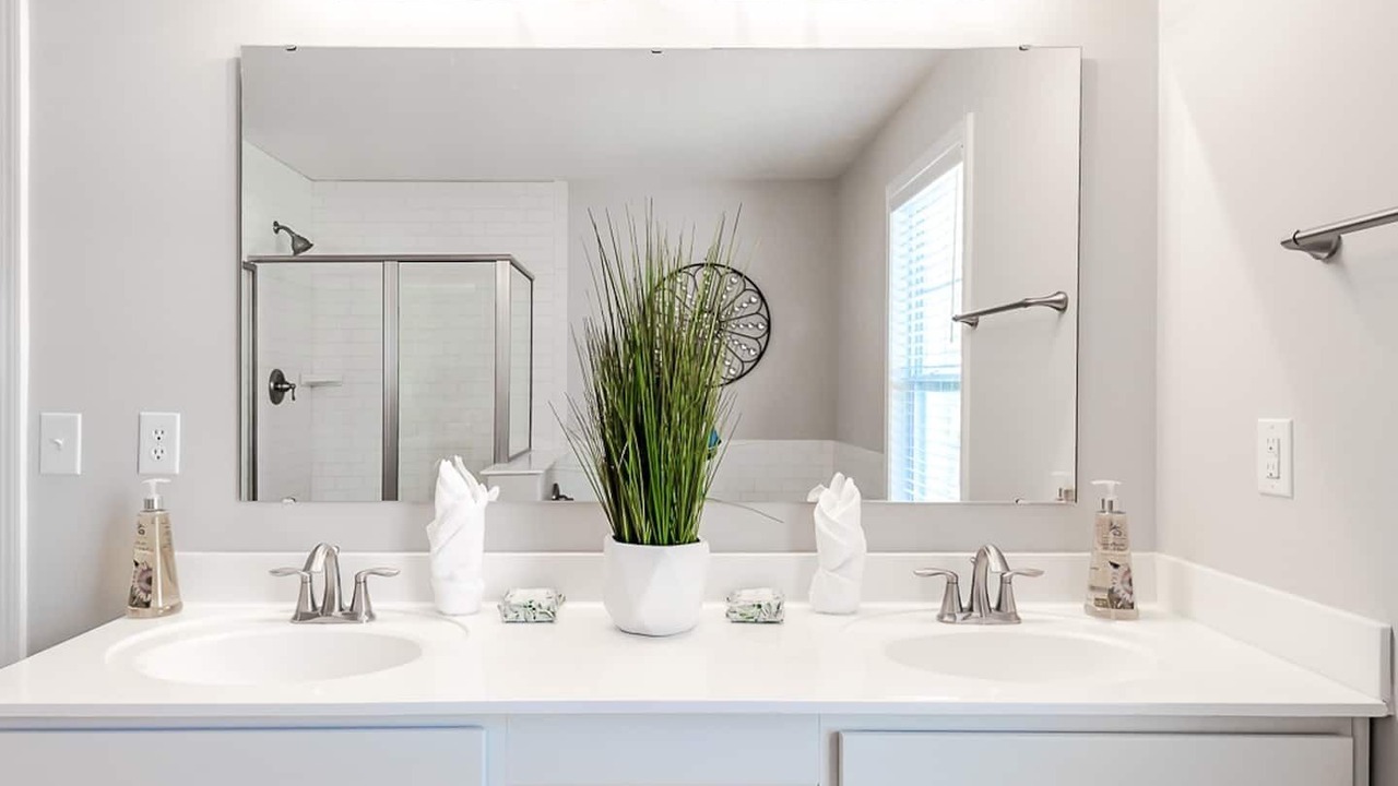 Photo of Bathroom in Mapleton/Fall Creek