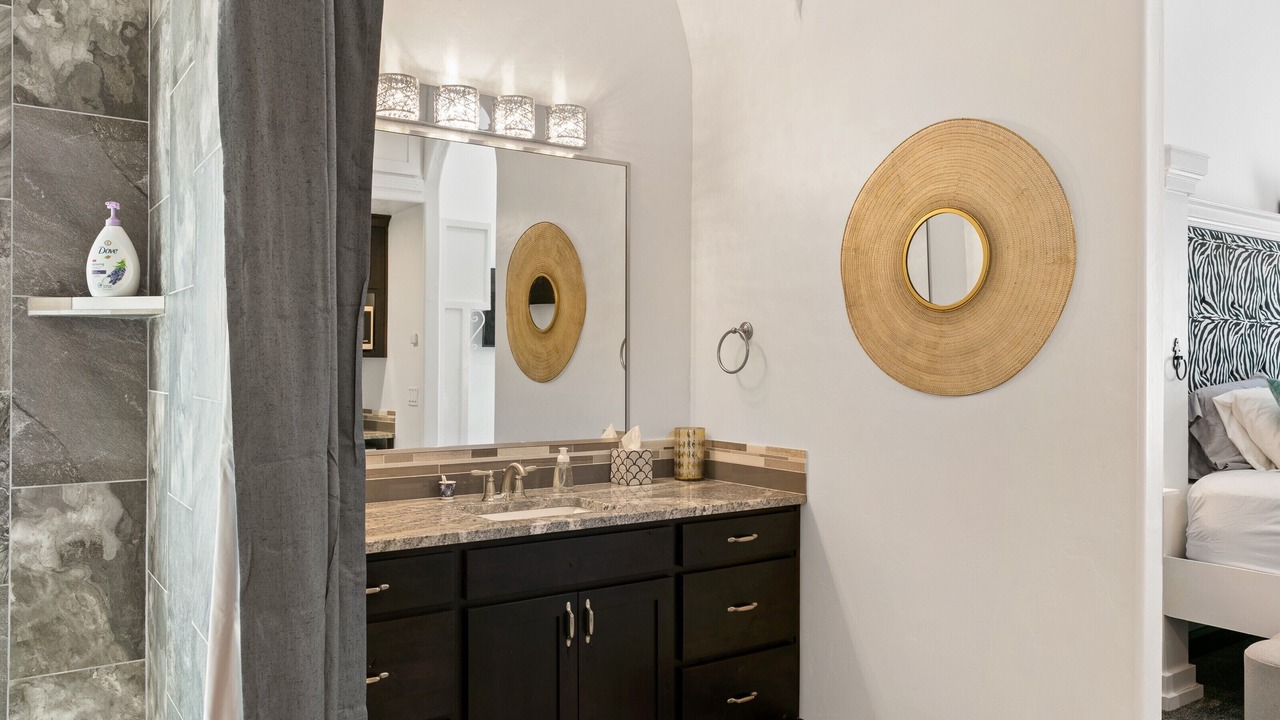 Photo of Bathroom in Hurricane