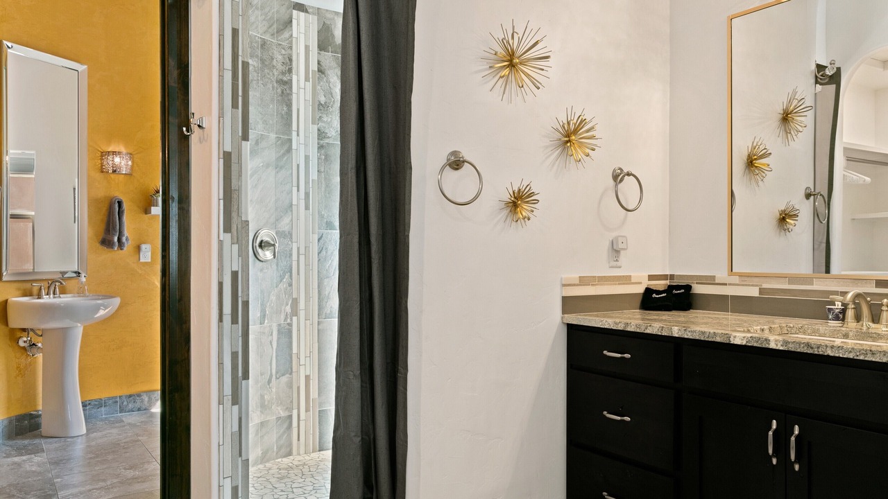 Photo of Bathroom in Hurricane