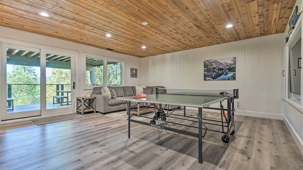 Photo of Bedroom in Lake Arrowhead