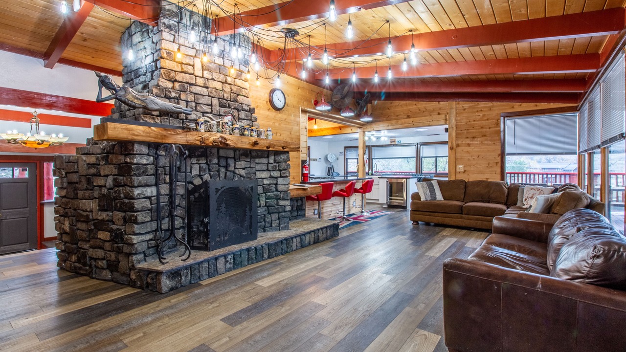 Photo of Livingroom in Oakhurst