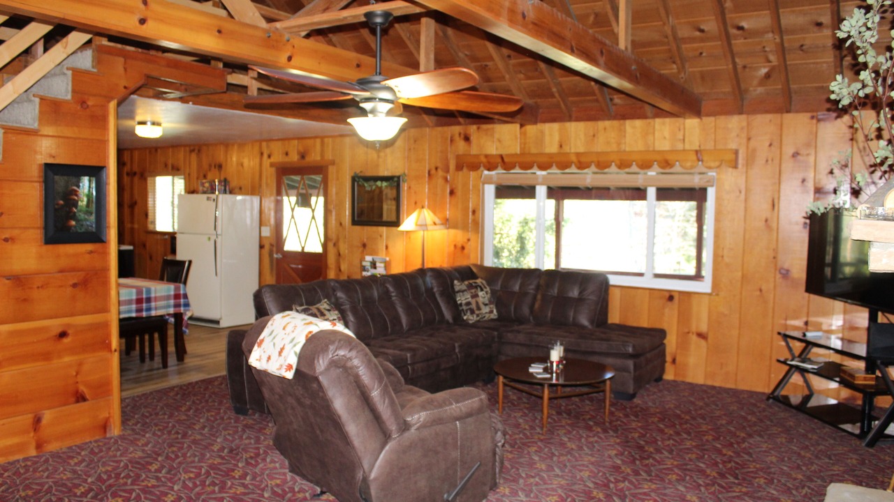 Photo of Livingroom in Oakhurst