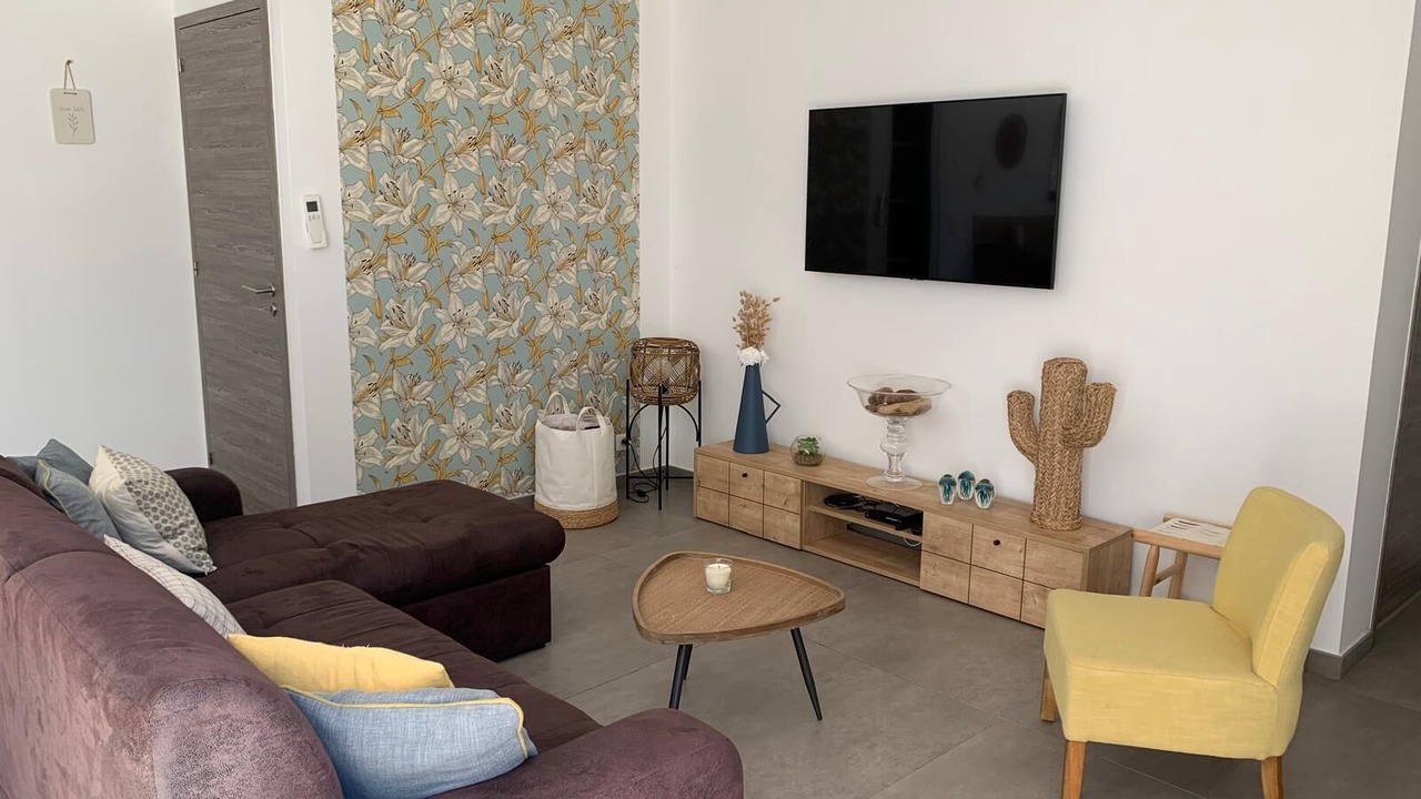 Photo of Livingroom in Cirendinu
