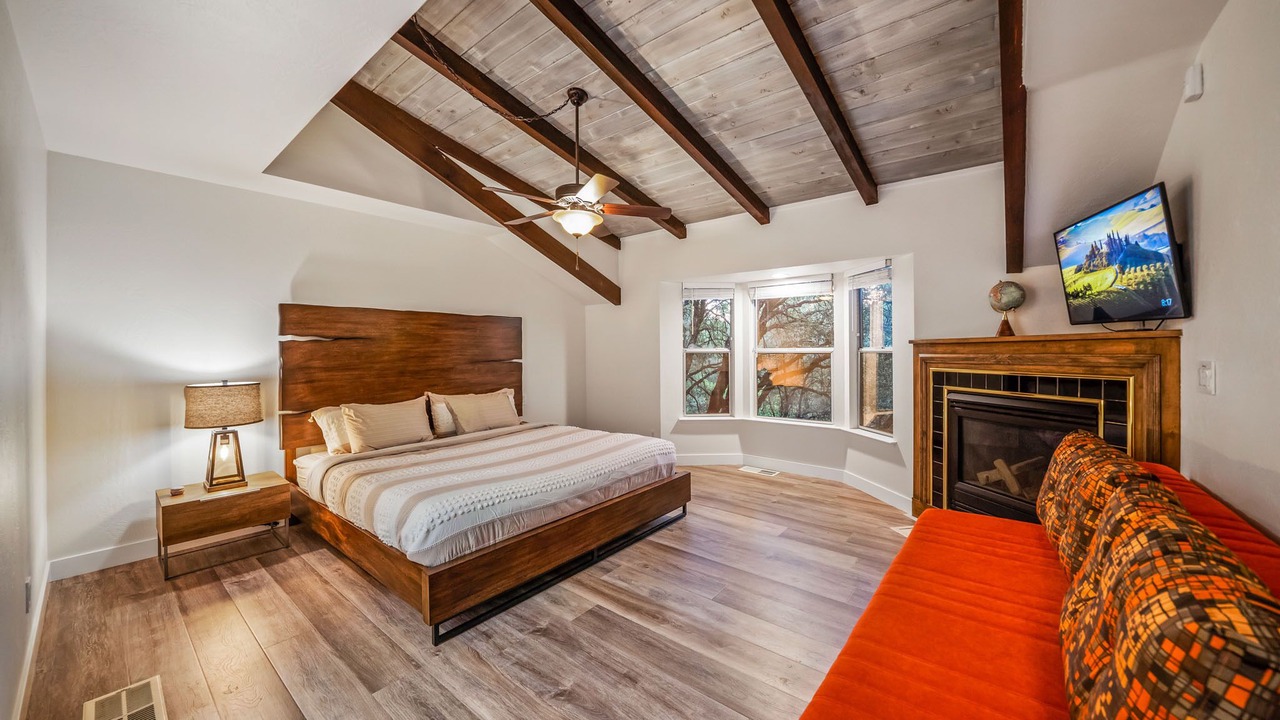 Photo of Bedroom in Yosemite Forks