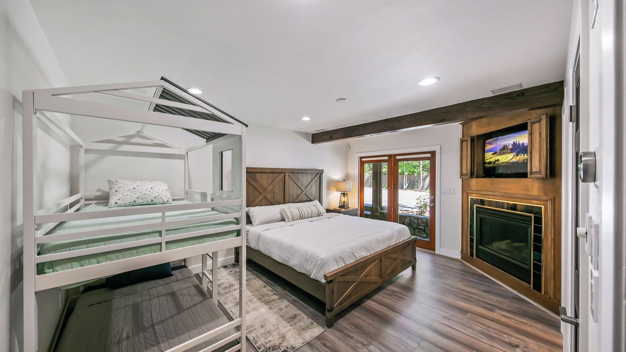 Photo of Bedroom in Yosemite Forks