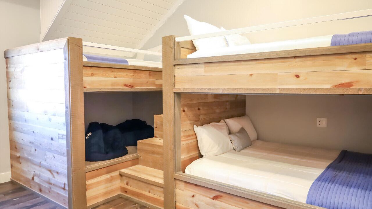 Photo of Bedroom in Hurricane