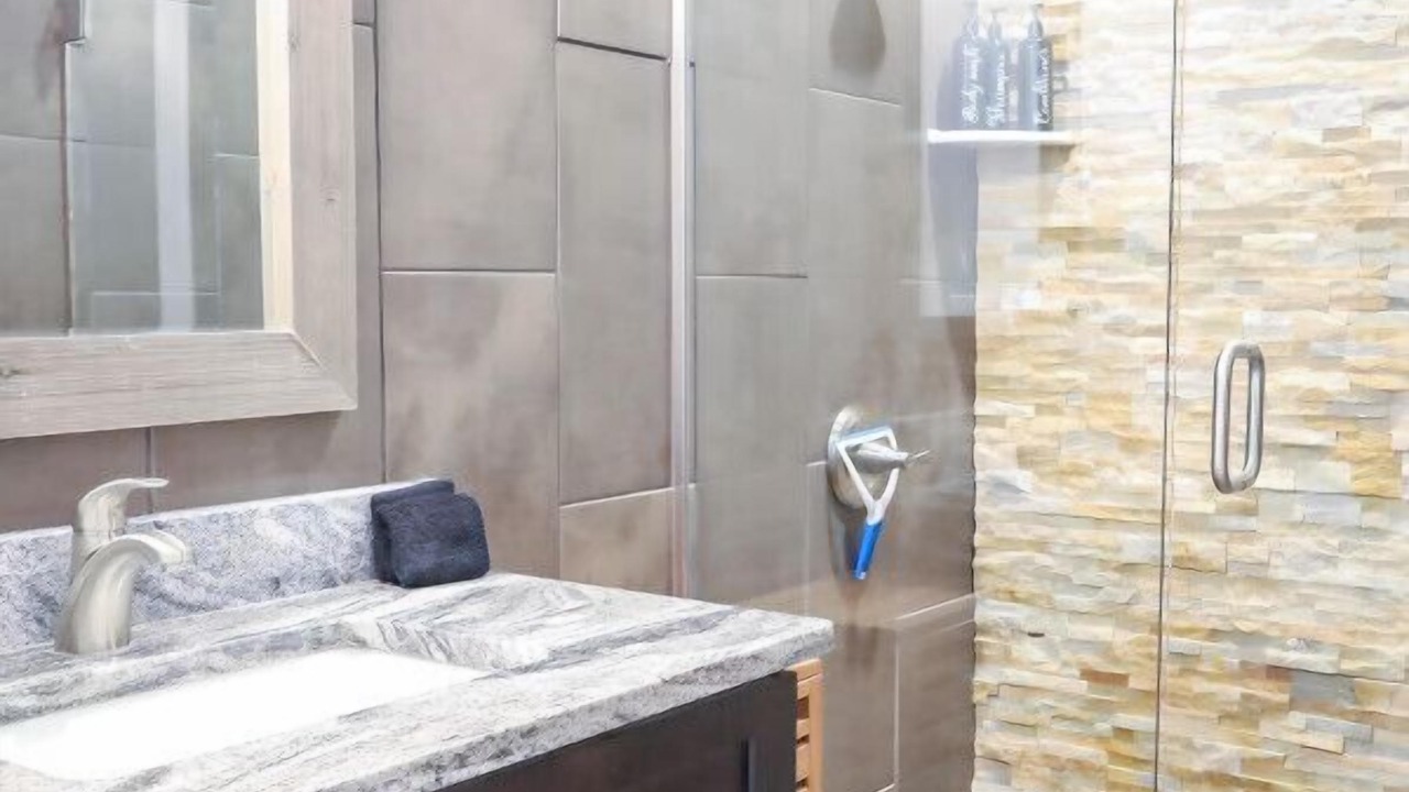 Photo of Bathroom in Hurricane