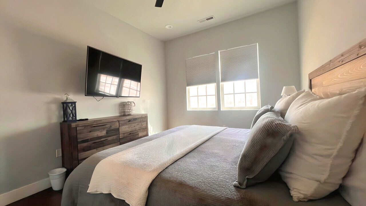 Photo of Bedroom in Hurricane