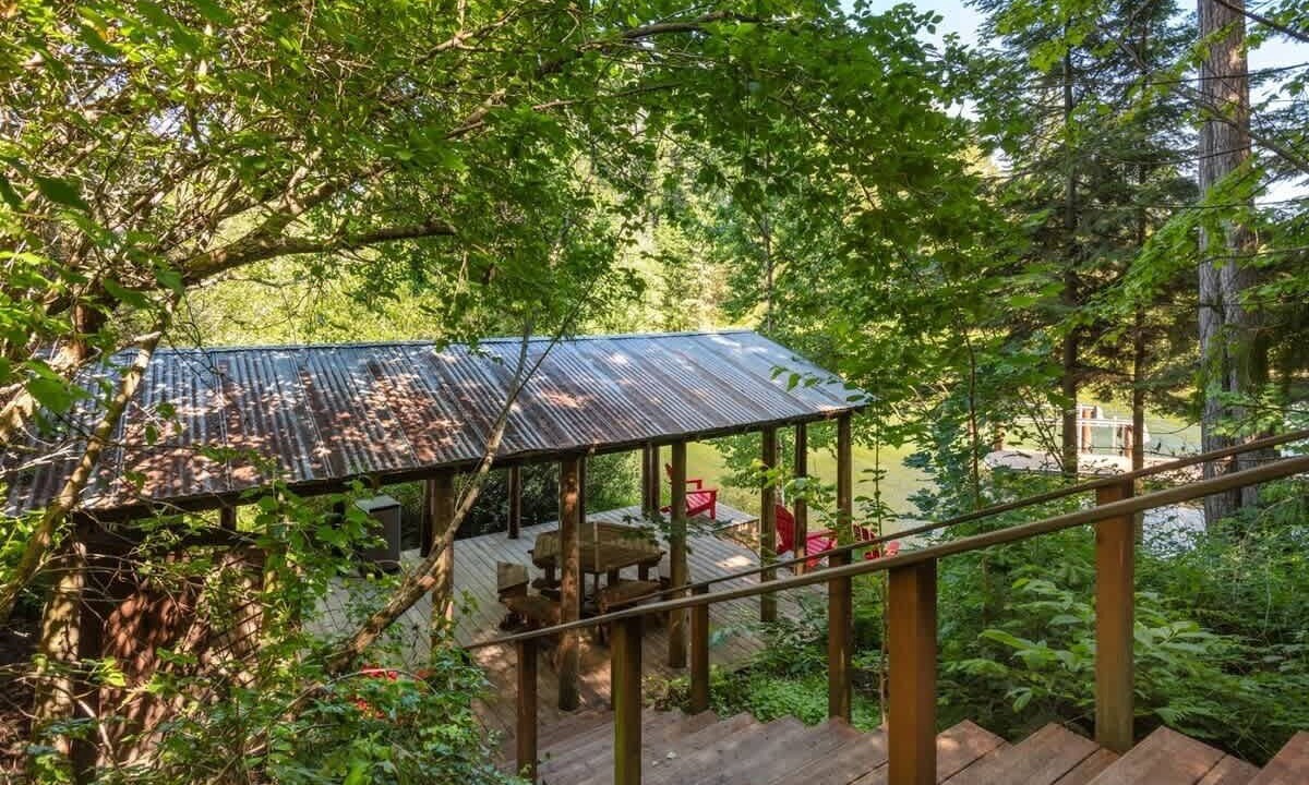 Photo of Outdoor in Ponder Point