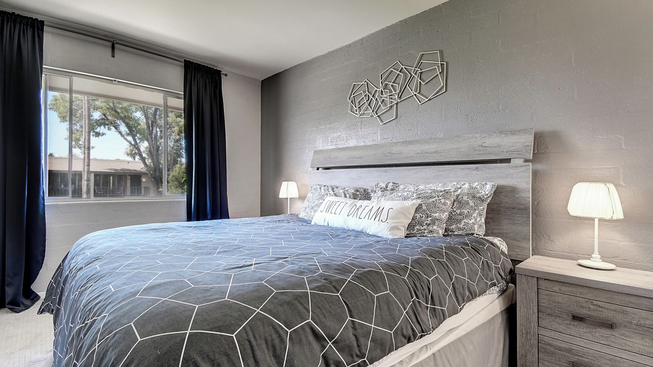 Photo of Bedroom in Fashion Square