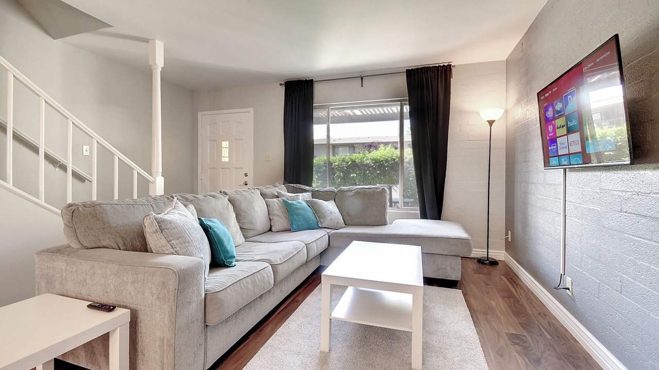 Photo of Livingroom in Fashion Square