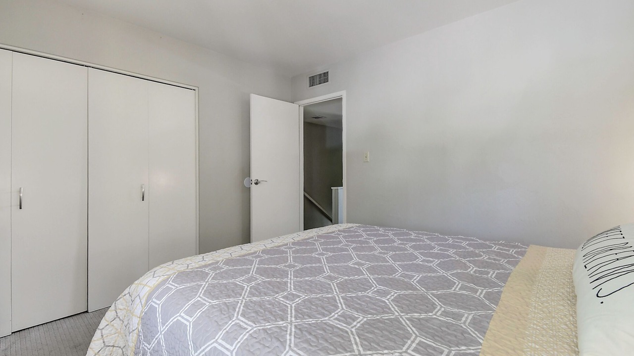 Photo of Bedroom in Fashion Square