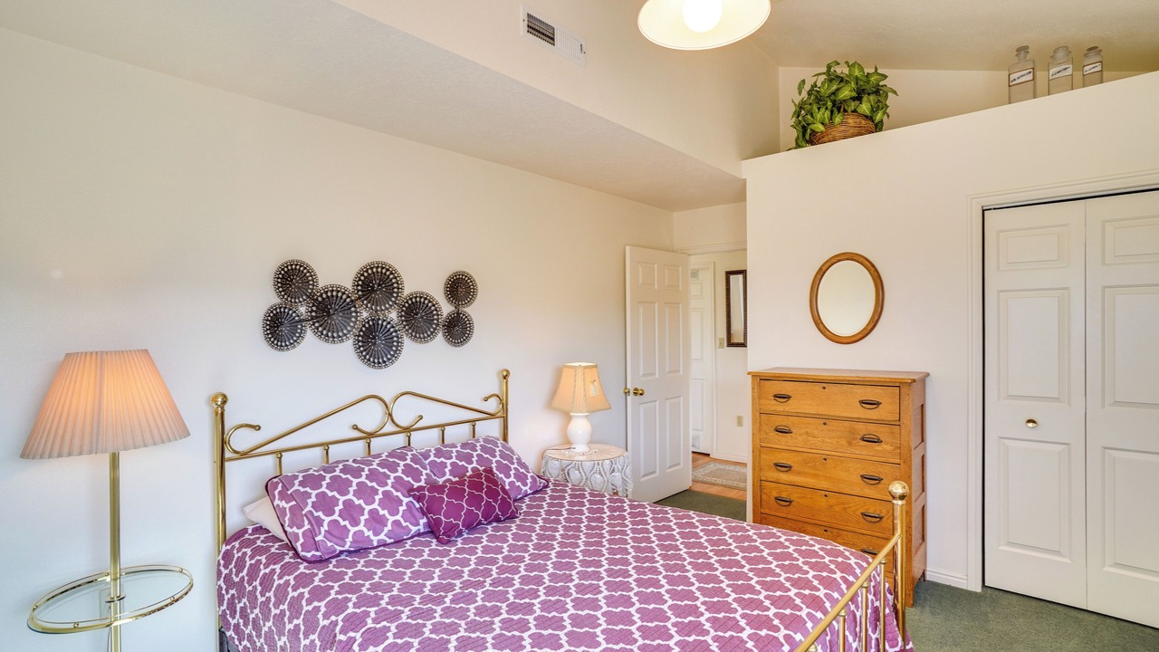 Photo of Bedroom in New Harmony