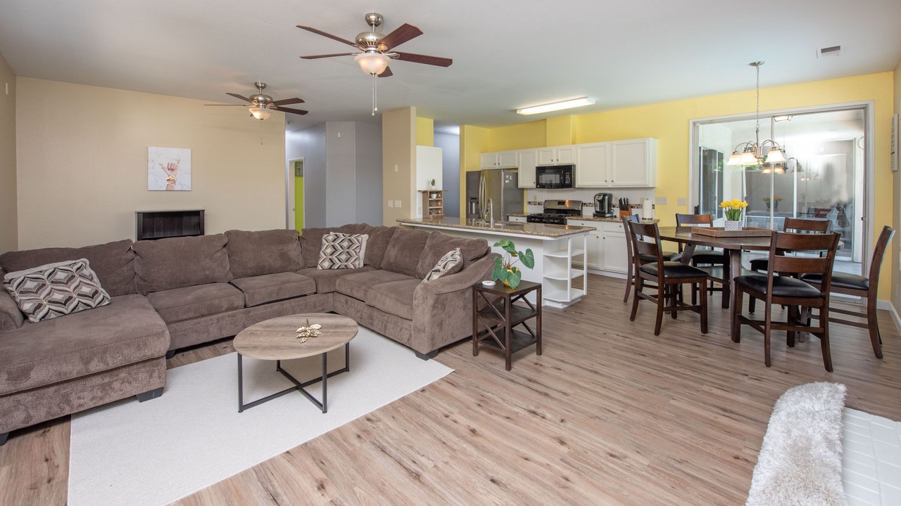 Photo of Livingroom in Roosevelt