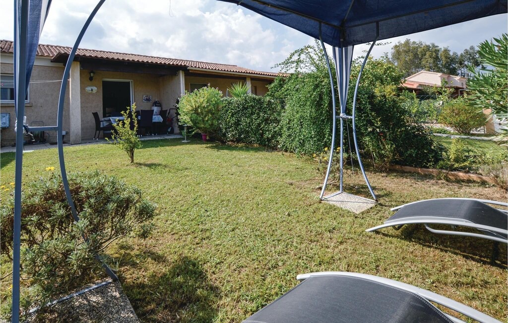 Photo of Others in Prunete