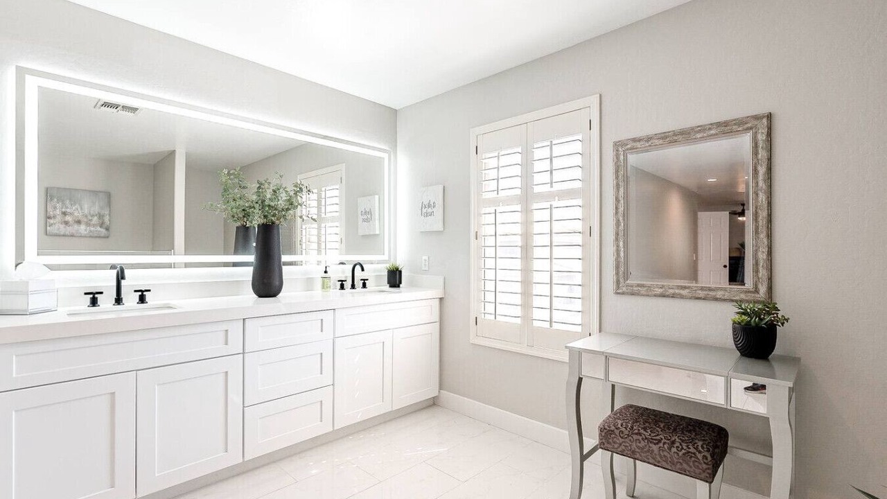 Photo of Bathroom in South Mountain