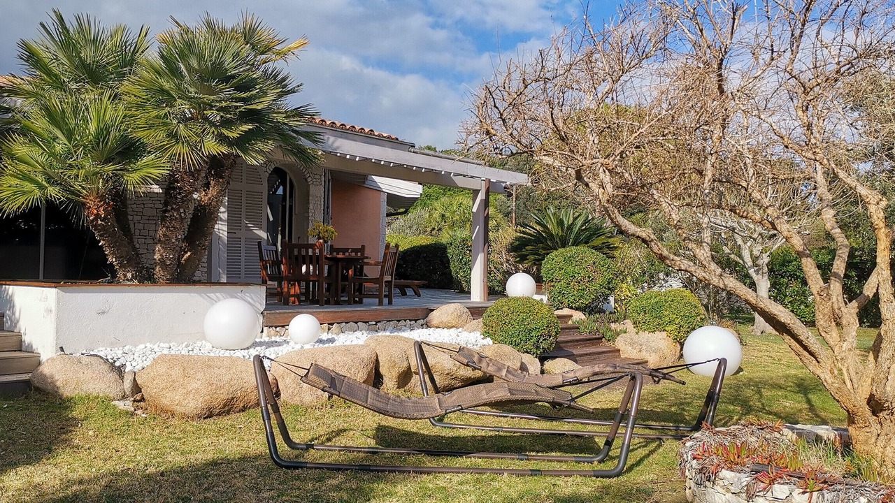 Photo of Outdoor in Bonifacio