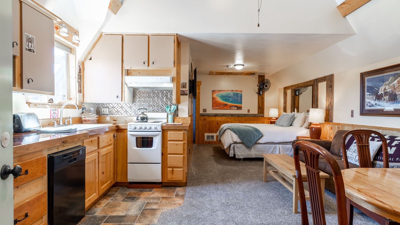 Photo of Bedroom in West Yellowstone