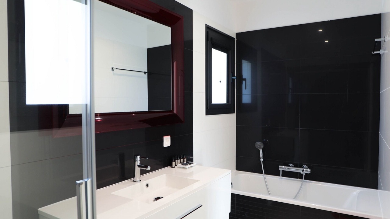Photo of Bathroom in L'Ile-Rousse