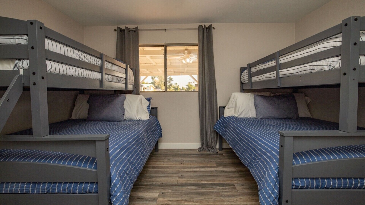 Photo of Bedroom in Scottsdale Estates Six
