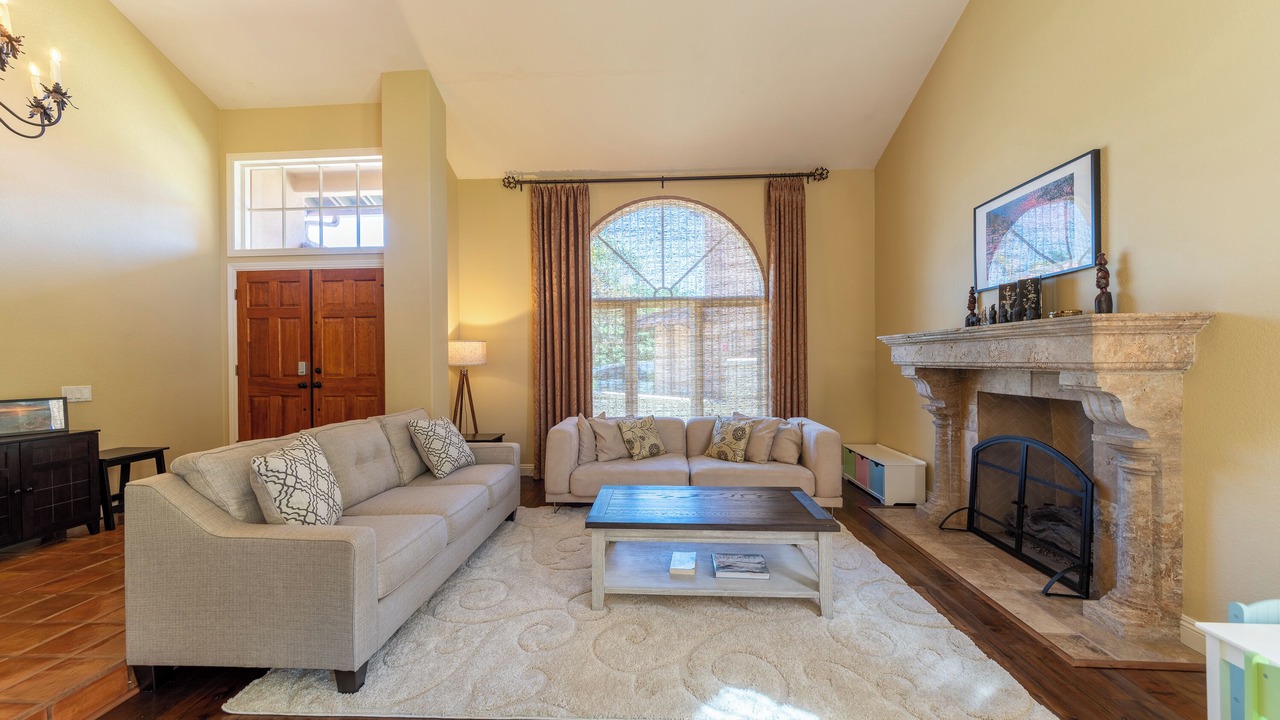 Photo of Livingroom in Carmel Valley