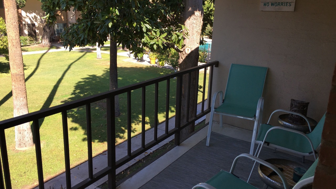 Photo of Patio Balcony in Fashion Square