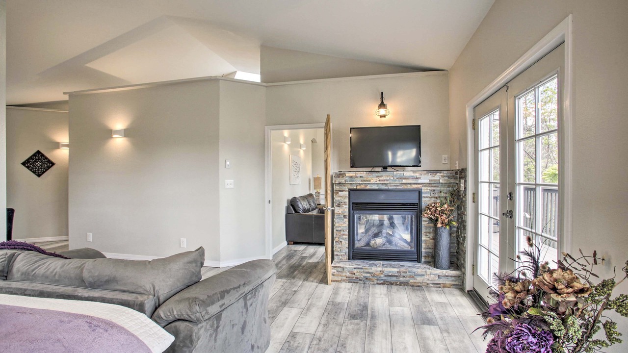 Photo of Livingroom in Nine Mile Falls