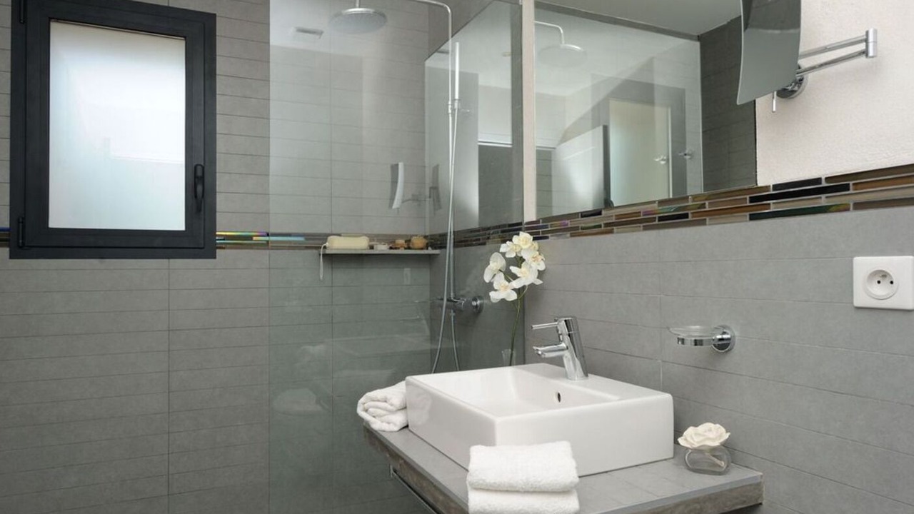 Photo of Bathroom in Figari