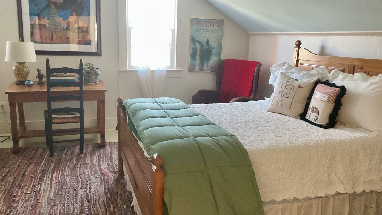 Photo of Bedroom in Midway