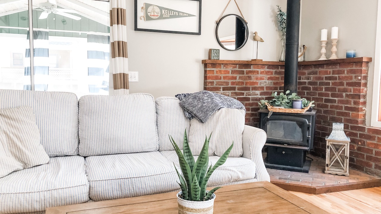 Photo of Livingroom in Kelleys Island