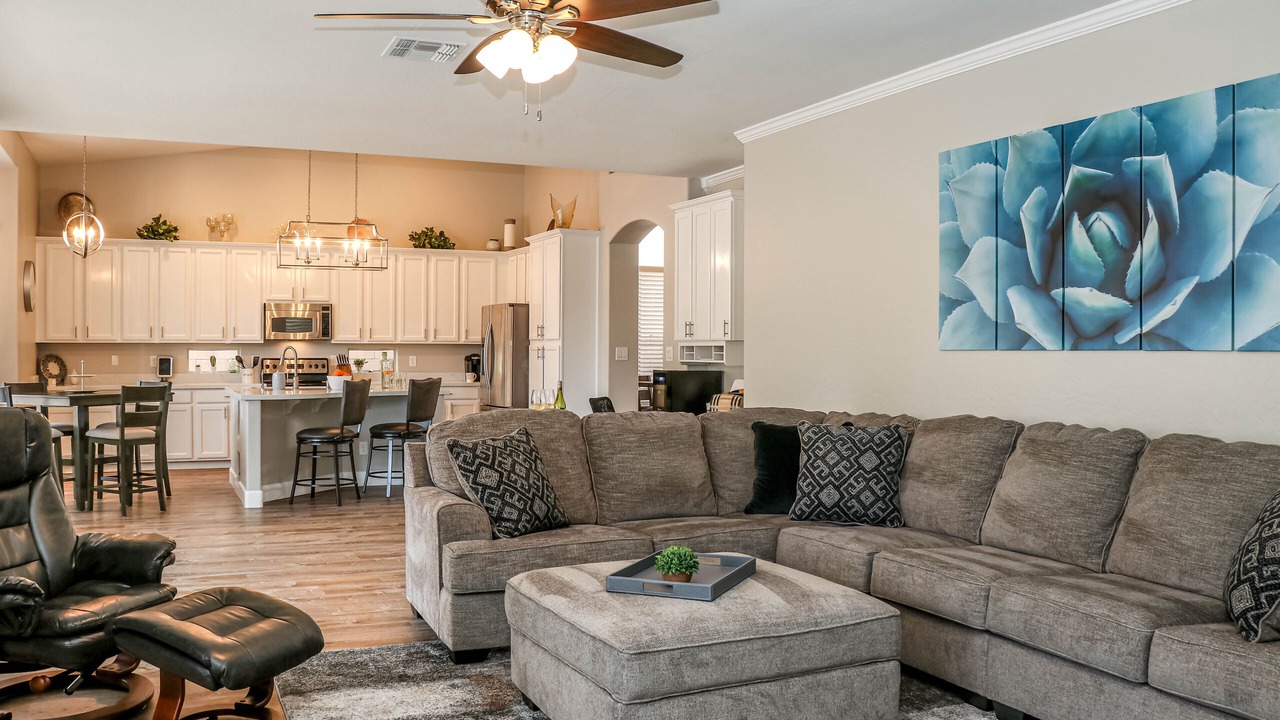 Photo of Livingroom in Val Vista Lakes