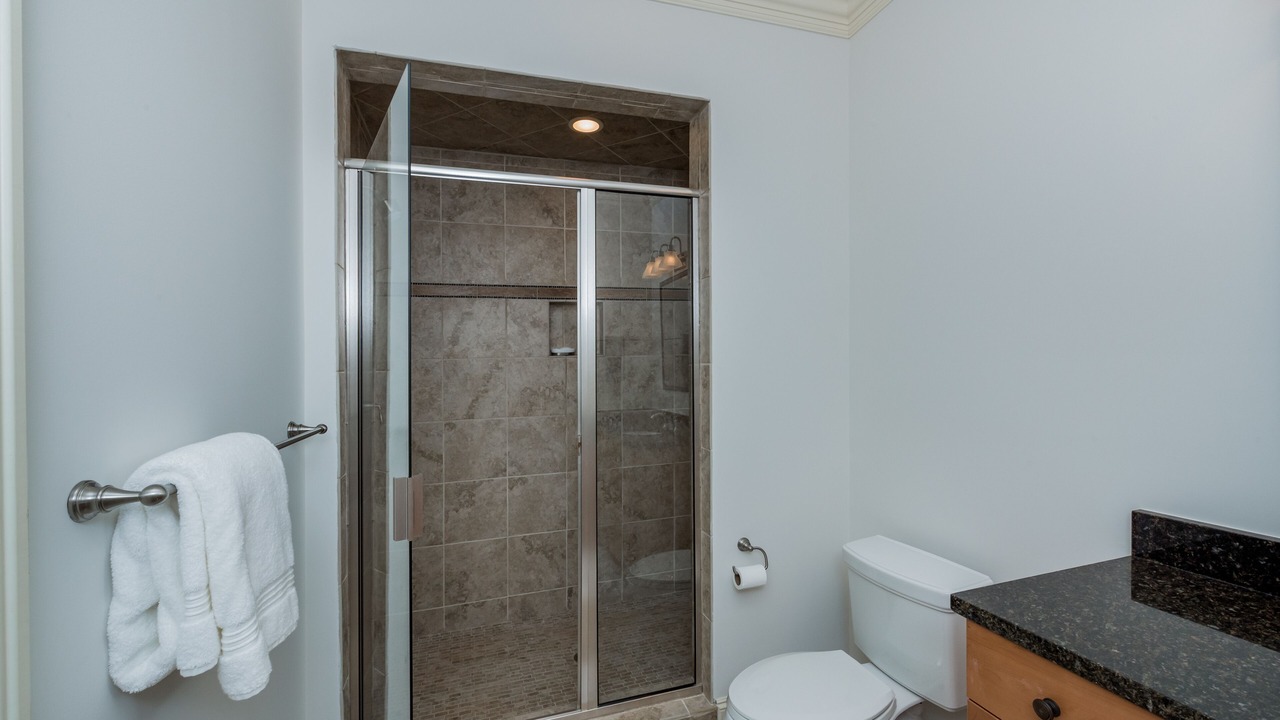 Photo of Bathroom in Vanderhorst Plantation