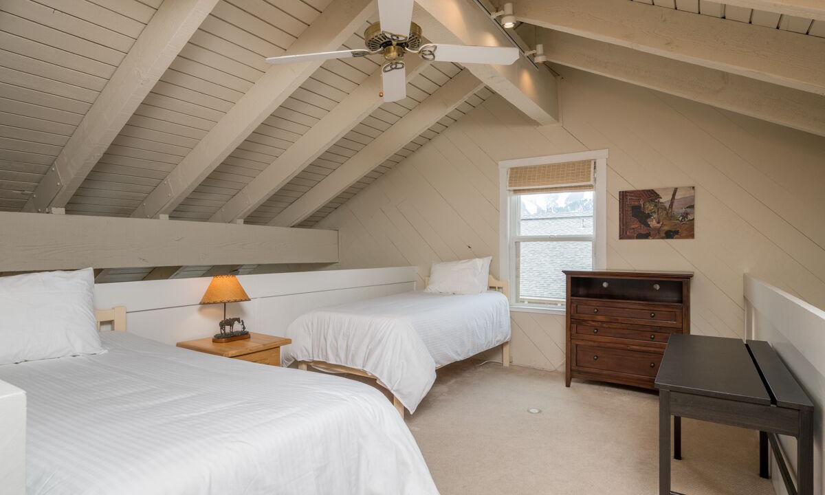 Photo of Bedroom in Elkhorn