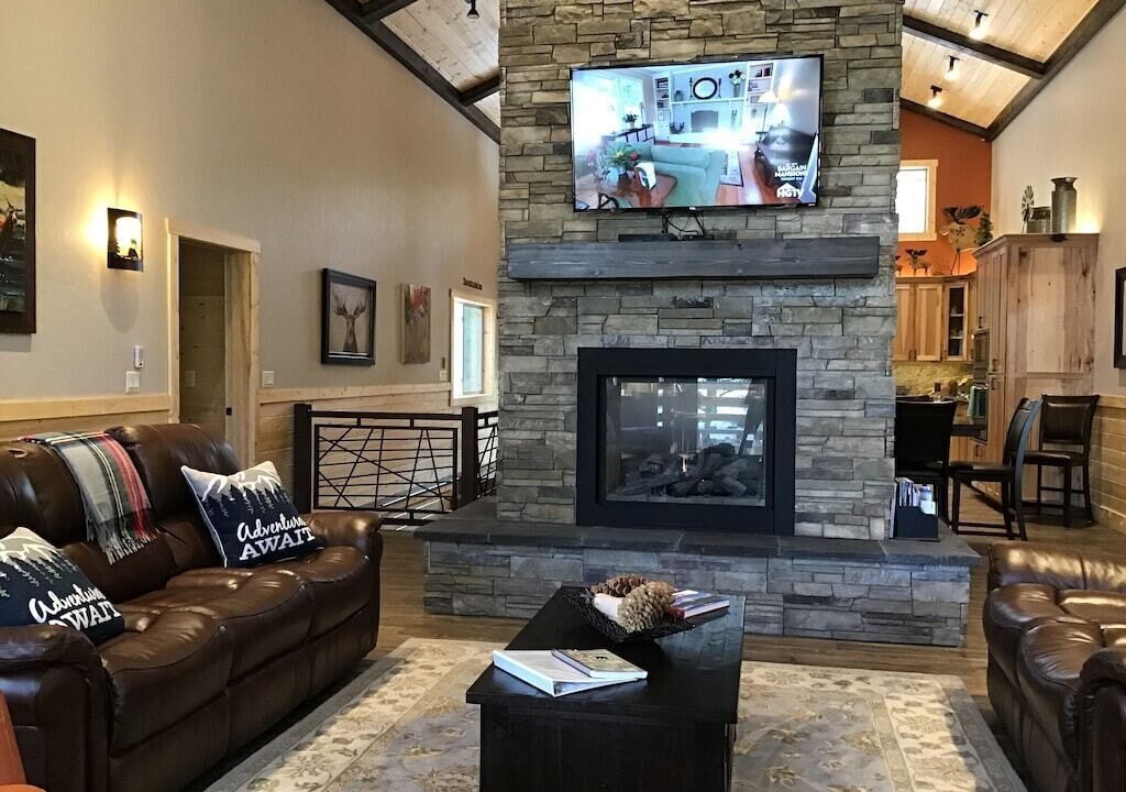 Photo of Livingroom in Island Park