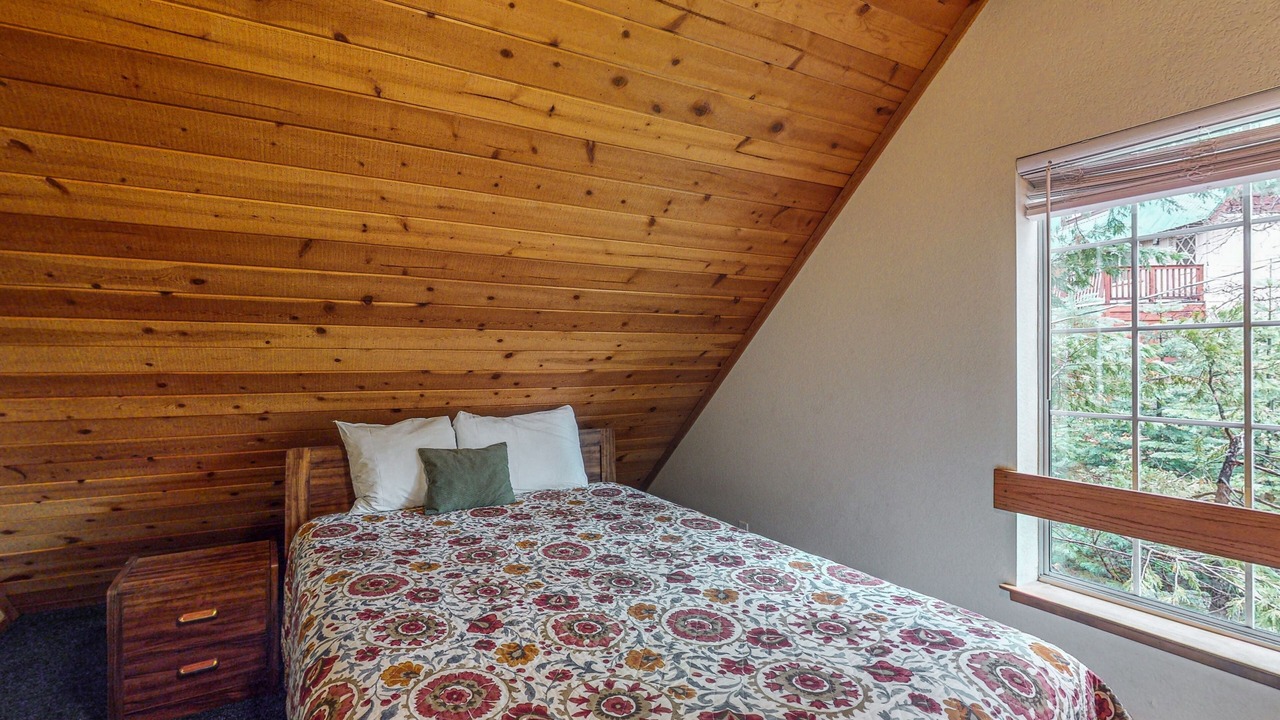 Photo of Bedroom in Shaver Lake