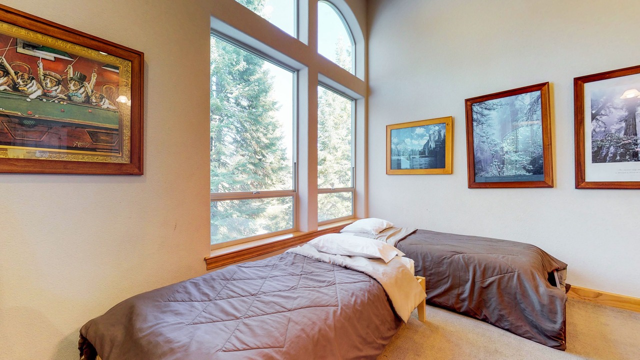 Photo of Bedroom in Shaver Lake